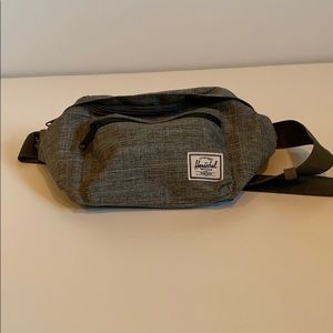 Herschel supply fanny pack